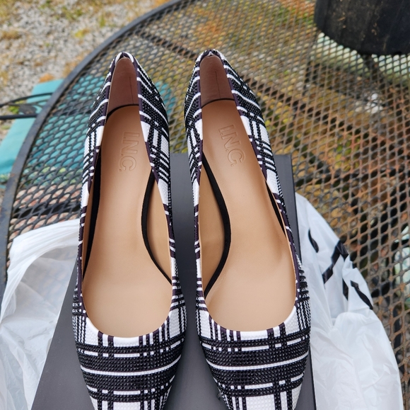 INC heels - Picture 1 of 3